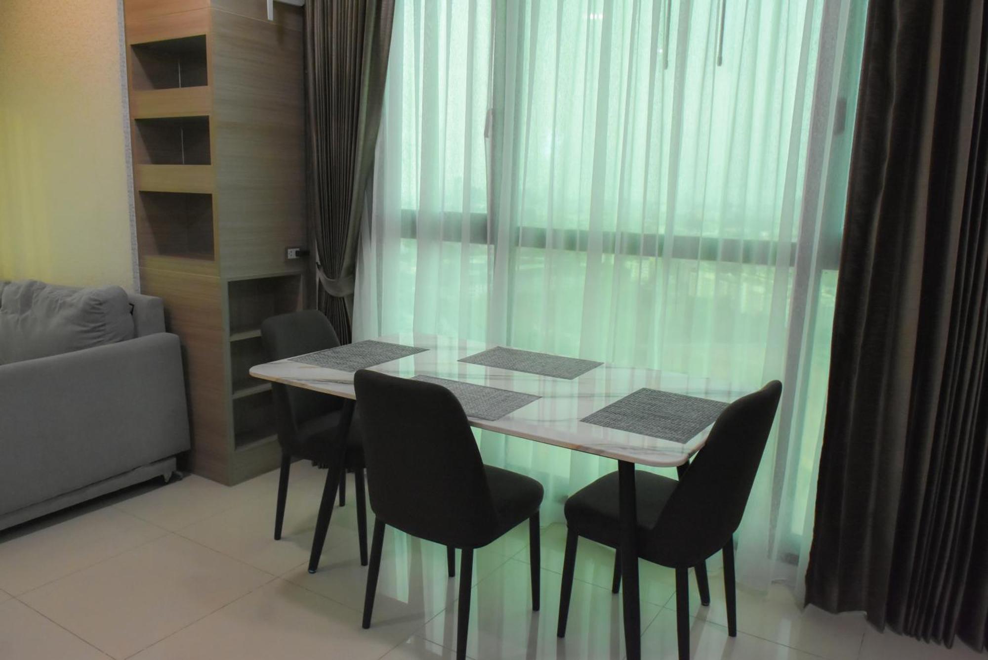 Dusit Grand Condo View Pantai Jomtien Bilik gambar